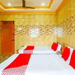 Oyo 68796 Shanthi Mahal