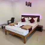 Soho Inn Omr