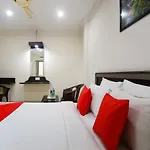 Pleasant Stays - Near Airport
