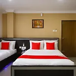 Pleasant Stays - Near Airport