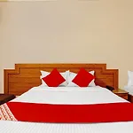Oyo Flagship 82963 Century Residency