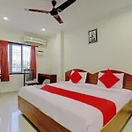 Oyo 78979 Omr Residency