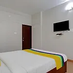 Itsy Hotels Rithika Inn Blossoms