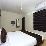 Oyo 9372 Rich Inn
