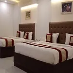 Cinemascope An Apart Hotel