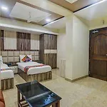 Fabhotel Central Palace
