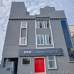 Oyo Townhouse 76768 The Bluebay Ecr
