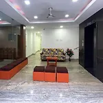 K11 Express - Opp Express Avenue