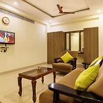 Hotel Comfort Park - Opposite Sri Ramachandra Medical College Porur