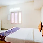 Spot On Kvr Guest House Near Koyambedu Depot Metro Station