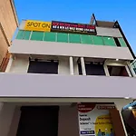 Spot On New Golden Star Guest House Near Thirumangalam Metro Station