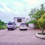 Fabhotel The Banyan