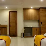 Rr Mount Elite Suites