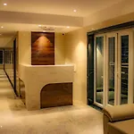 Rr Mount Elite Suites