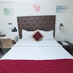Zingle Stay Airport Hotel