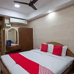 Collection O Hotel Sudha Inn Near Sangam Cinemas