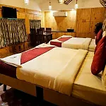 Jjs Park Inn