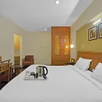Oyo Townhouse 850 The Redfox Hotels Near Us Consulate