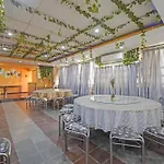 Oyo Townhouse 850 The Redfox Hotels Near Us Consulate