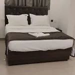 Earth Inn