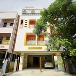 Oyo Flagship Sri Sai Sathya Residency