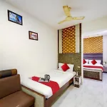 Hotel O White Inn Near Central Railway Station
