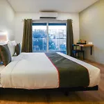 OYO Townhouse 211 Laguna Ecr