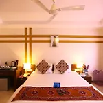 Capital O J Service Appartment