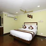 Hotel Titanium Tower