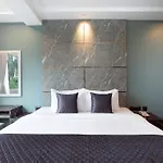 44 Oasis