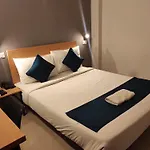 Crayons Hotel