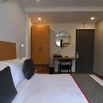 Super Townhouse Royapettah Near U.S Consulate