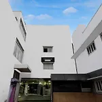 Super Townhouse Arcot Road Near Kauvery Hospital