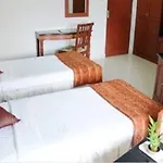 Hotel Peninsula