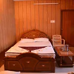 Saravanan Lodge