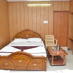 Saravanan Lodge