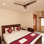 Lloyds Serviced Apartments, Near Music Academy