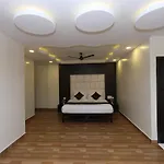 Rich Inn-Pondy Bazar