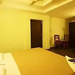 Hotel Aruna International