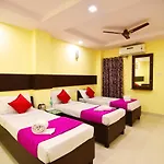Fabhotel Panasia Residency