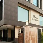 Ponnis Grand Inn