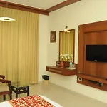 Ponnis Grand Inn