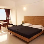Maris Hotel