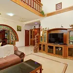 Whiteglow Serviced Apartments