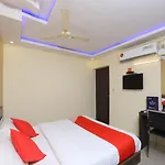 Oyo 14037 Central Inn
