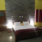 Royale Achaya