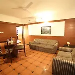 Maple Tree Hotel