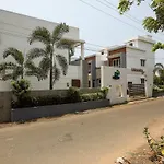 Oyo 42045 Nakshatra Enclave