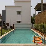 Oyo 42045 Nakshatra Enclave