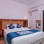 Oyo 17224 Swarnam Residency